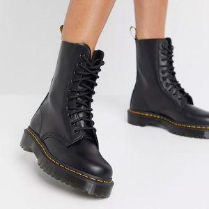 Dr Martens 1490 10 eye bex boots
